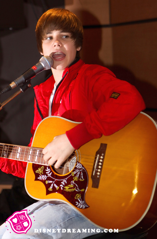 Justin Bieber Guitar 2011
