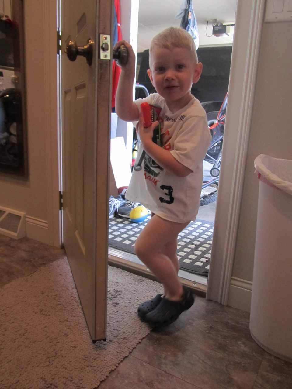 whobody did that? whobody is potty trained?