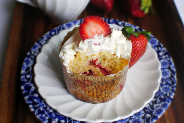 Strawberry Lemon Mini Yogurt Cakes l SimplyScratch.com