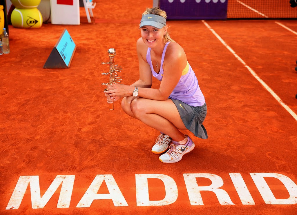 Maria Sharapova Fan Blog Maria with Mutua Madrid Open Trophy