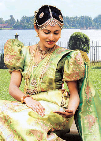 south indian bridal jewellery setpakistani bridal make uppakistani bridal 
