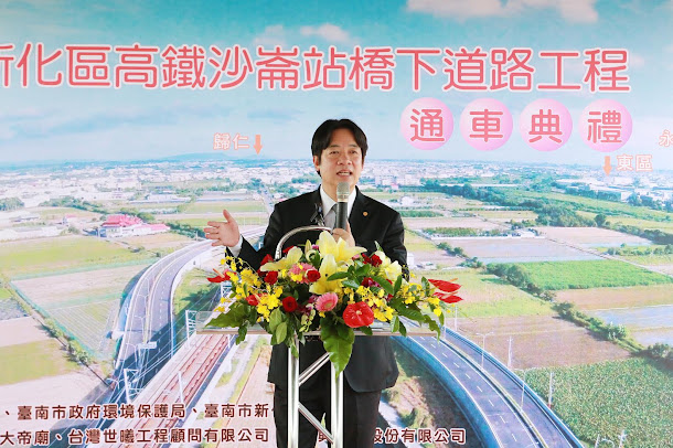 台南市長賴清德說明,為解決南科交通問題,市府積極爭取中央經費興辦多項交通工程。 台南市長賴清德說明,為解決南科交通問題,市府積極爭取中央經費興辦多項交通工程。