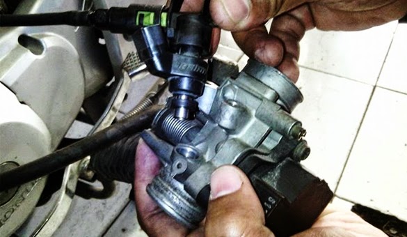 Cek Karburator Mengetahui Penyebab dan Cara Mengatasi Mesin Motor Brebet