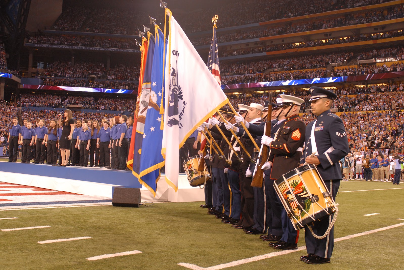 http://3.bp.blogspot.com/-CyWQIKxYN-c/TzNAt4ld2sI/AAAAAAAABvs/Ukbd_5aypV8/s1600/Superbowl-46-pics-v3.jpg