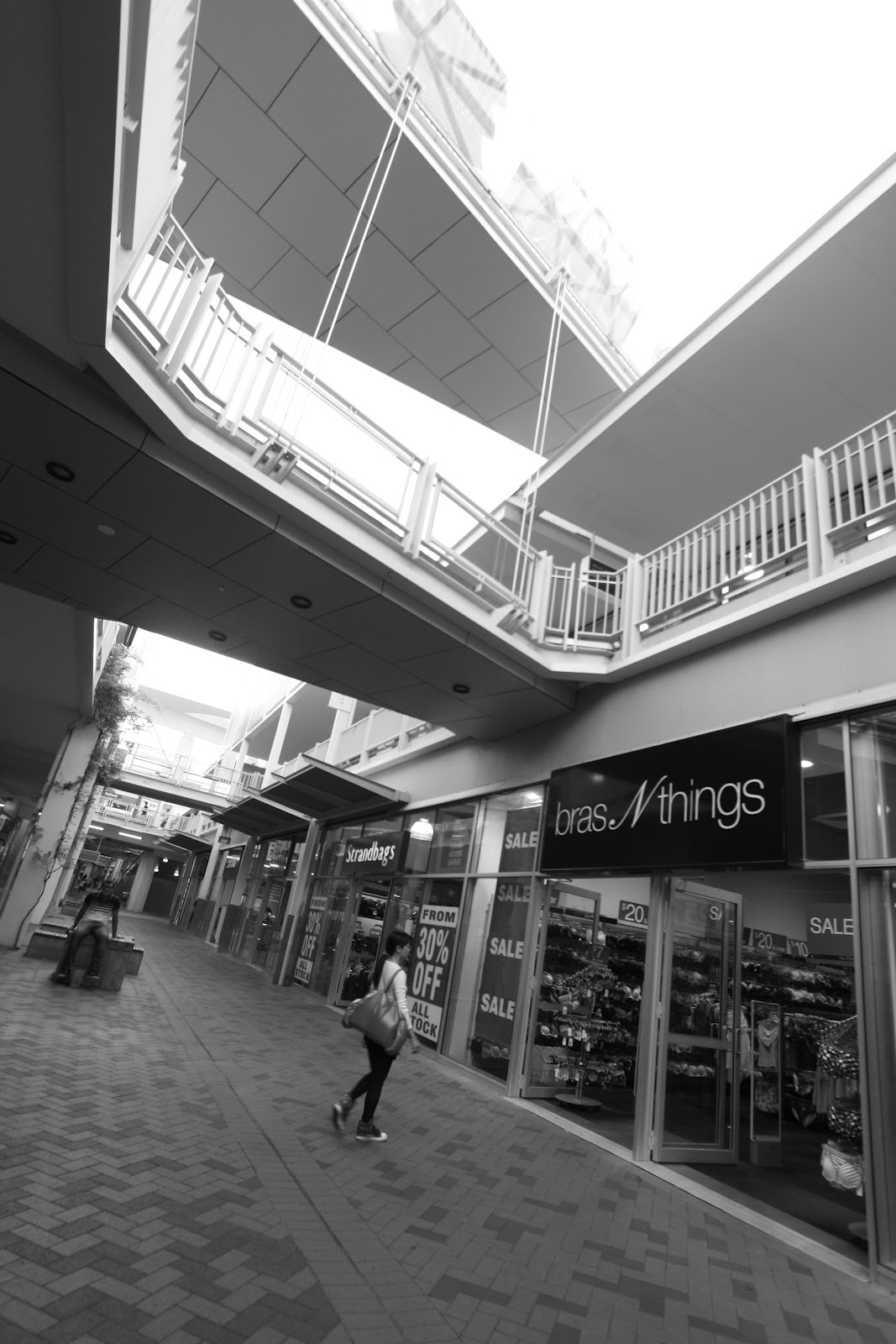 oakley vault harbour town perth