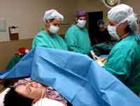 Resiko Menjalani Operasi Caesar Bagi Ibu dan Bayi