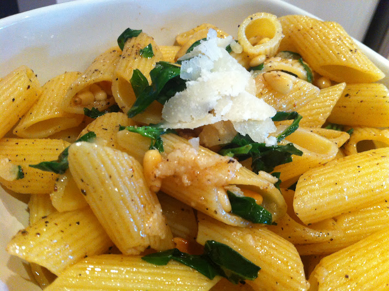 I AM WOMAN, Watch me cook! Penne with Basil, Pine Nuts and Brown