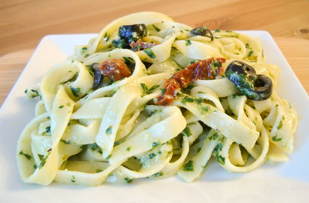 maple•spice Pesto Pasta with Sun Dried Tomatoes and Black Olives