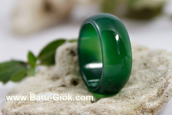 batu cincin giok