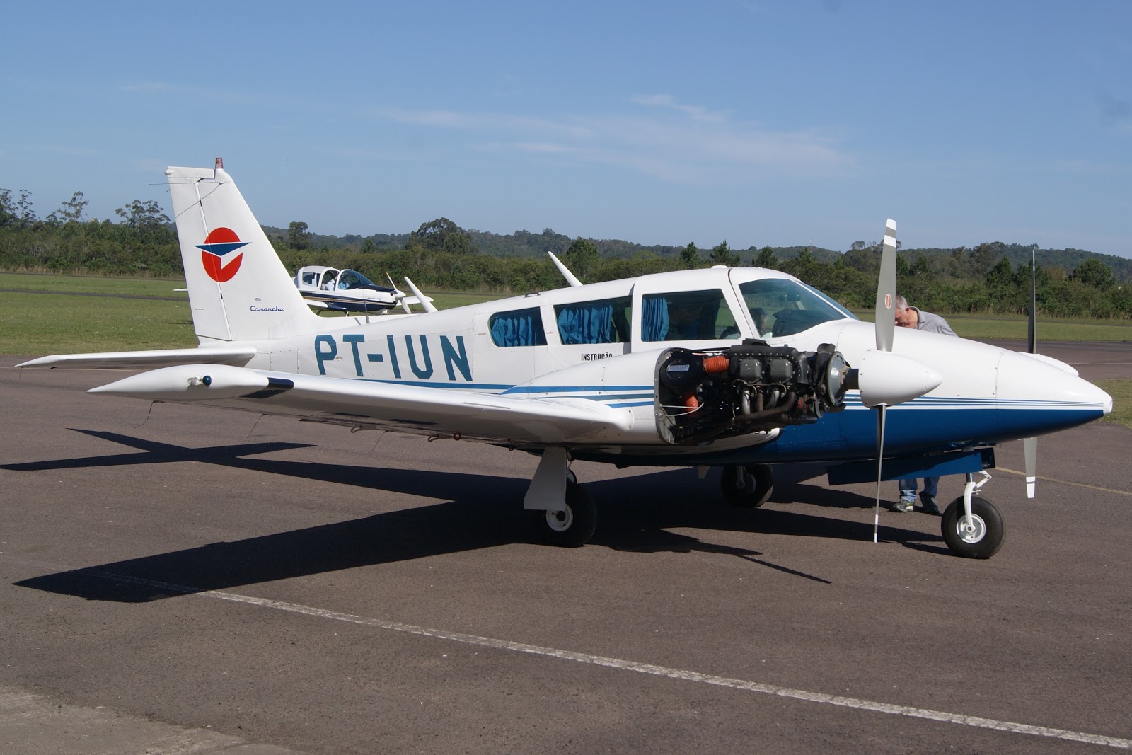 do RGS Piper Twin Comanche PA30