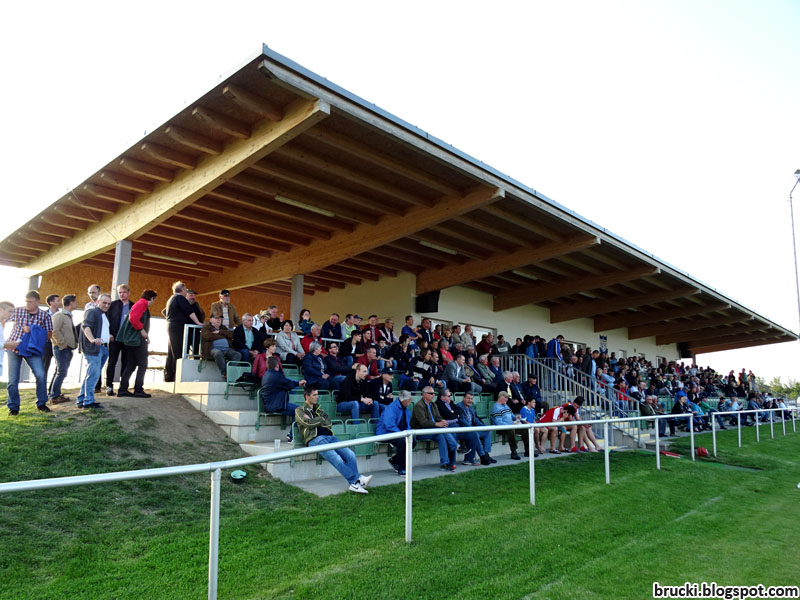 Billard Spielen Wiener Neustadt e dein essen im klimatisierten pleasureland beim bowling und billard spielen  Billard Spielen Wiener Neustadt
