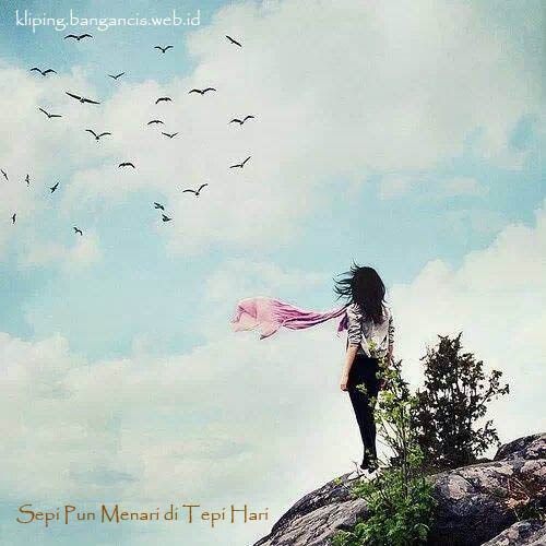 Sepi Pun Menari di Tepi Hari Sepi Pun Menari di Tepi Hari