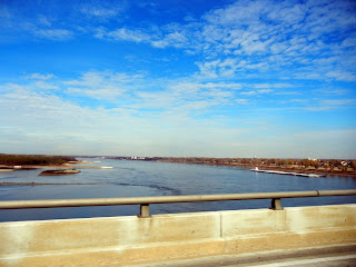The Mississippi River between Arkansas and Tennessee 