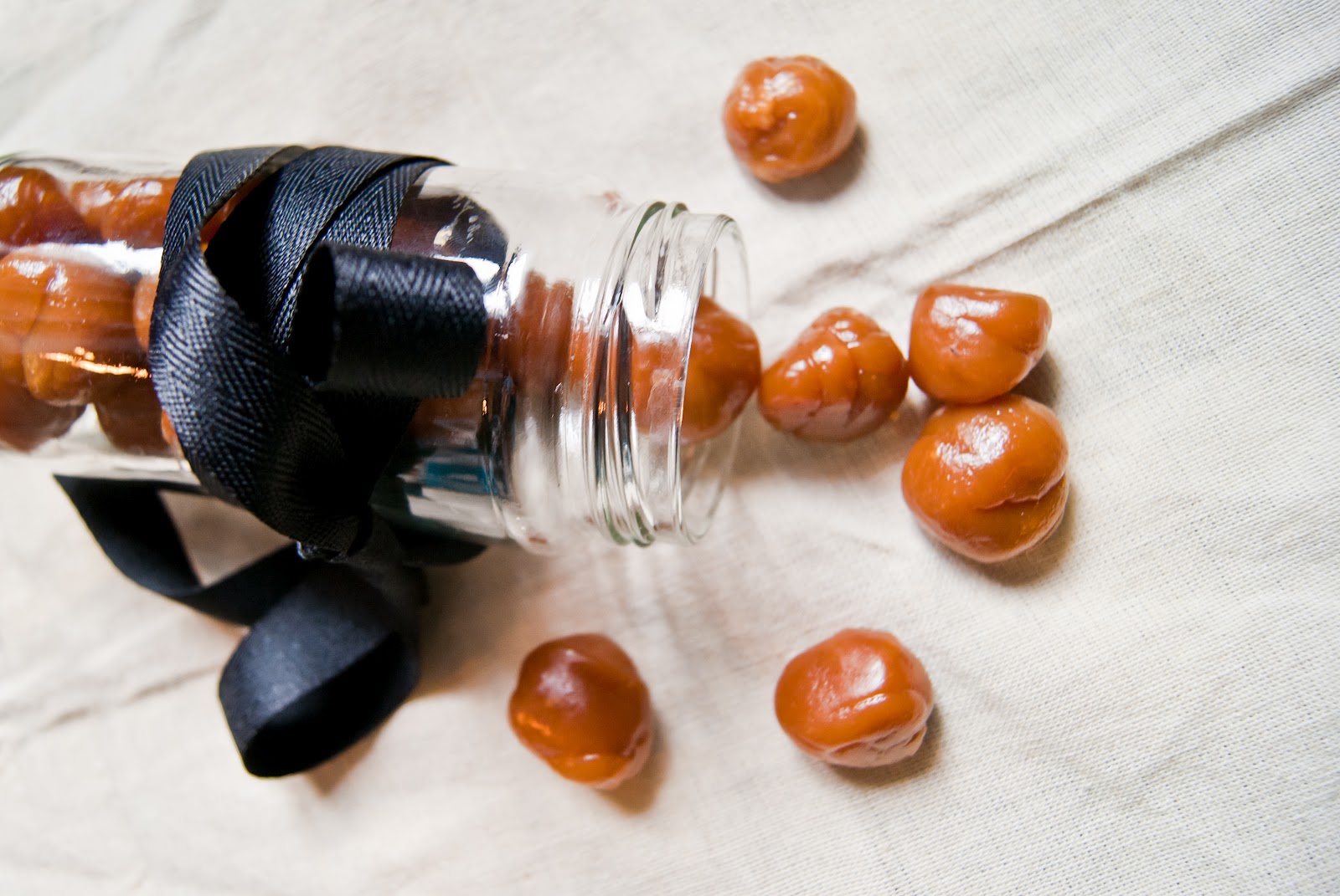 Kitchen Historic Honey Balls (1911)