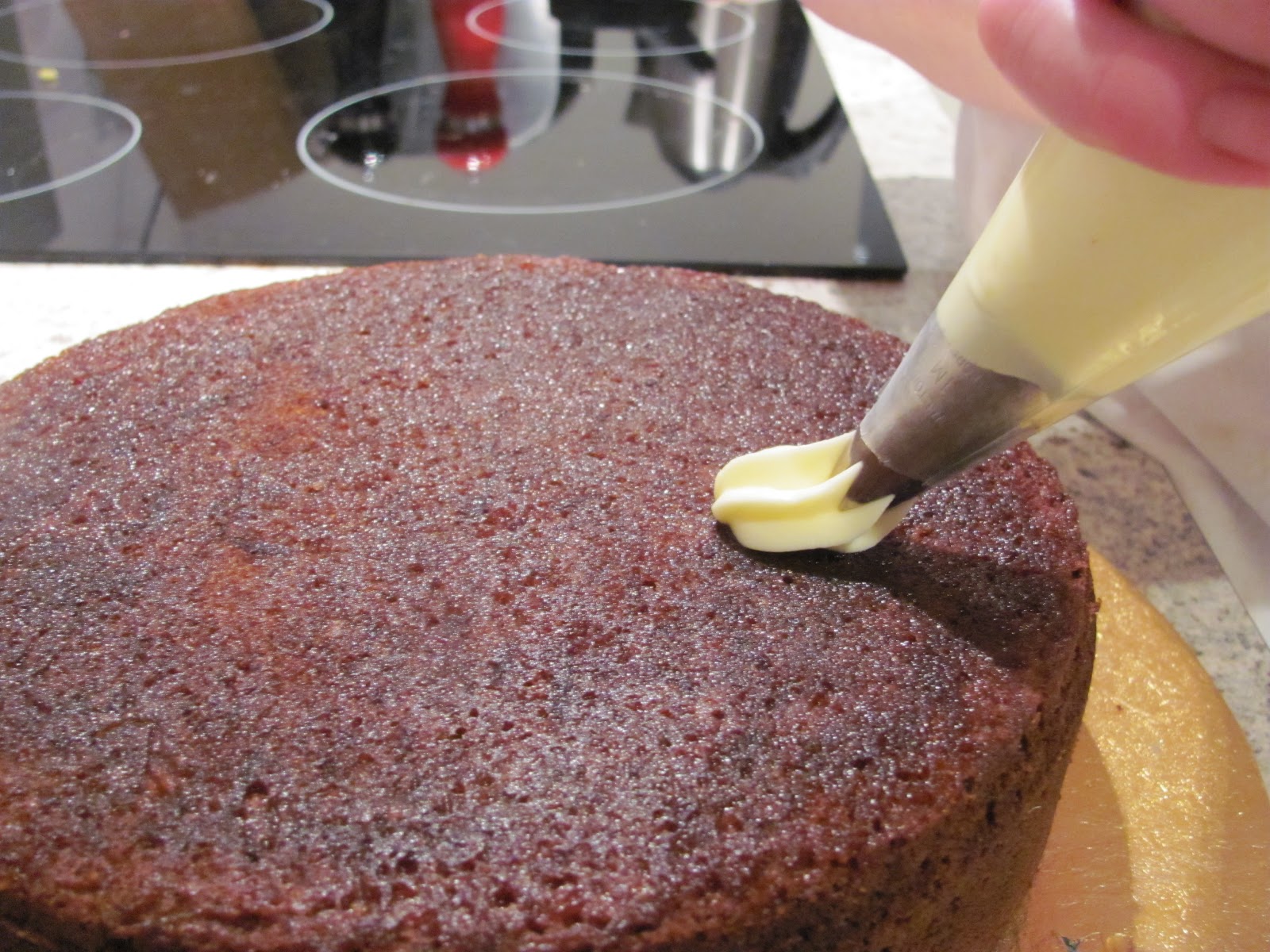 Mrs Cake How to Pipe Icing Roses