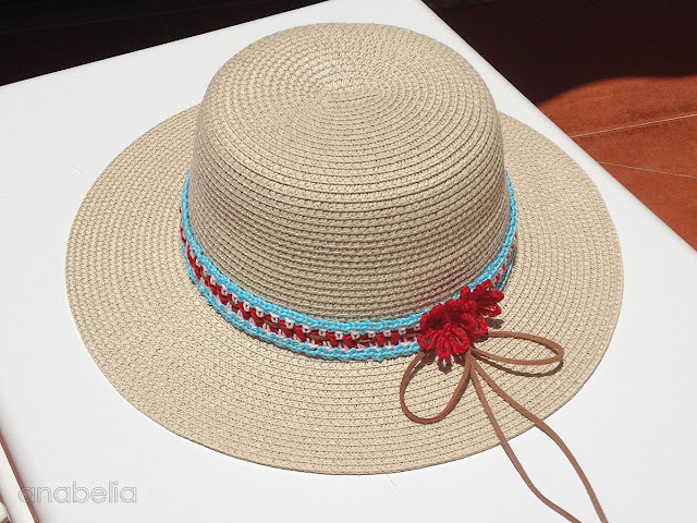 How to customize a summer hat with crochet, free pattern by Anabelia Craft Design