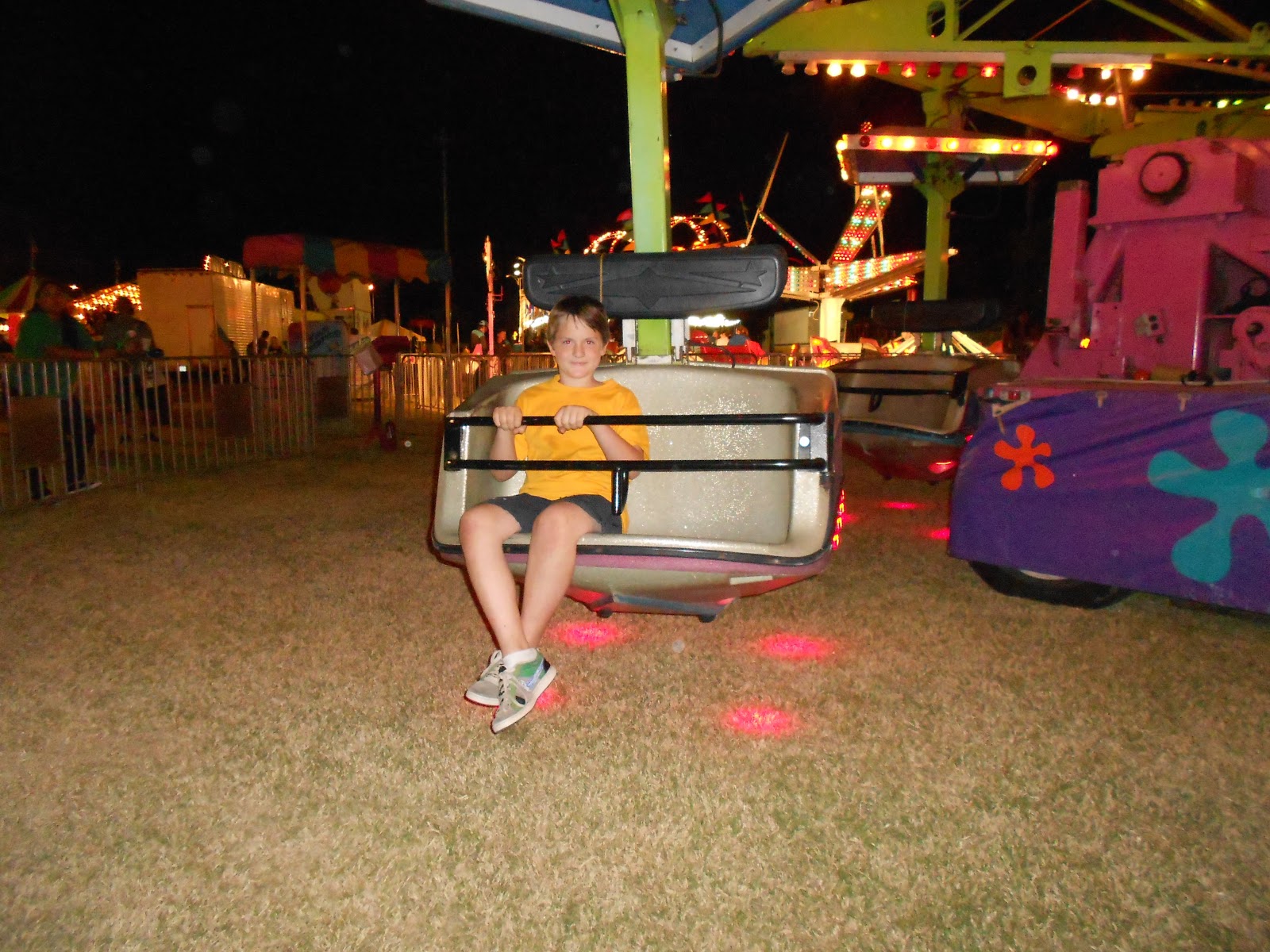 7 MONKEYS Carnival Rides make me sick (I must be old)