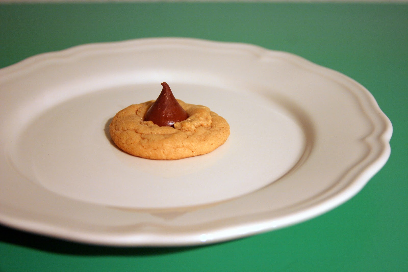 make bake and love Peanut Butter Kisses