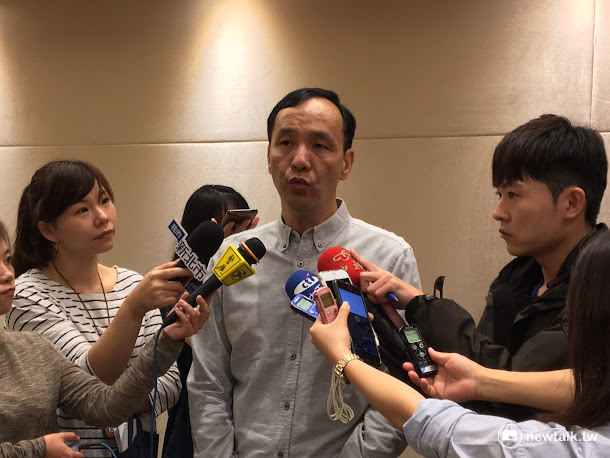 朱立倫:新北的軌道計畫不是空口白話,而是完全經過千錘百煉的,無論可行性分析、綜合規劃、環境影響評估或財務計畫,都是根據專業分析提出來的,審核過程也秉持這樣的立場。 朱立倫:新北的軌道計畫不是空口白話,而是完全經過千錘百煉的,無論可行性分析、綜合規劃、環境影響評估或財務計畫,都是根據專業分析提出來的,審核過程也秉持這樣的立場。