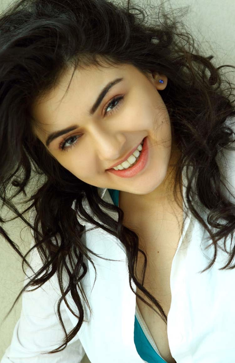 indian cute sexy actress hansika motwani