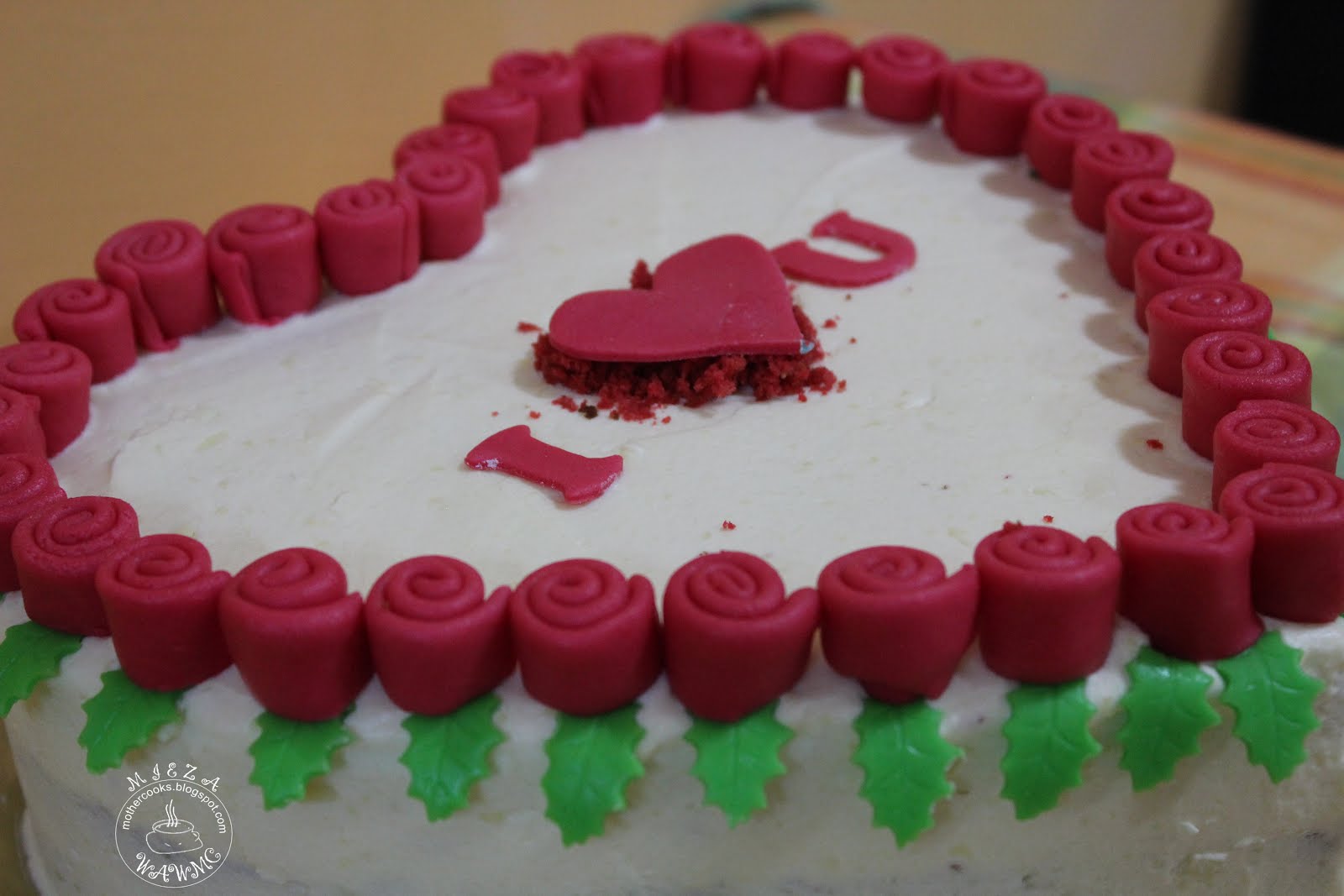 Download The Scarlet Apron Red Velvet Cake And Red Roses Anniversary Theme Desktop Wallpaper Get Wallpaper The Scarlet Apron Red Velvet Cake And Red Roses Anniversary Theme For Android Free