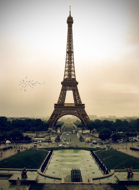 Eiffel tower Images
