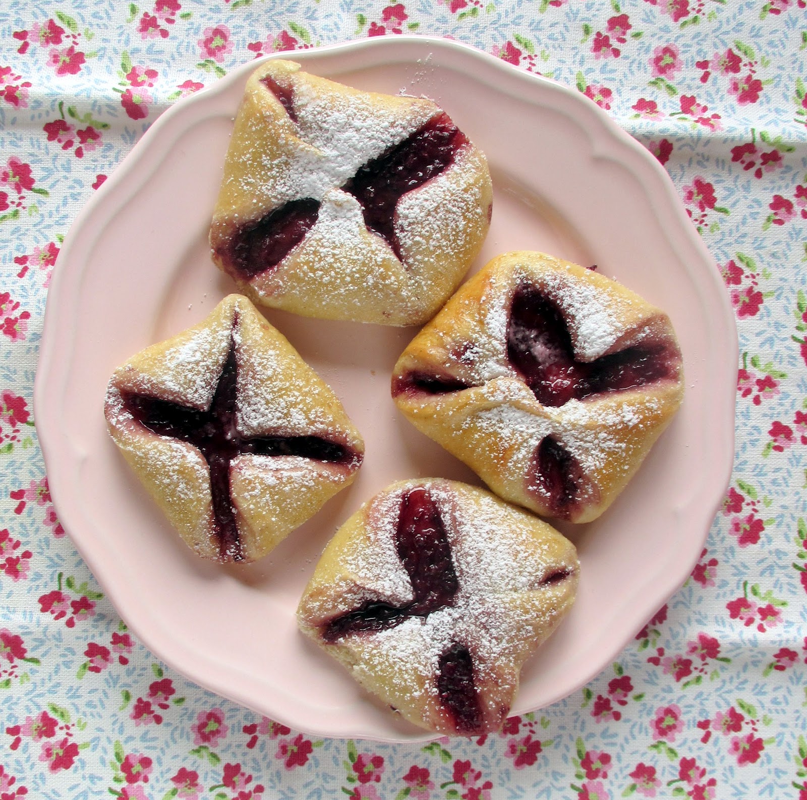 Me And My Sweets Raspberry Buns