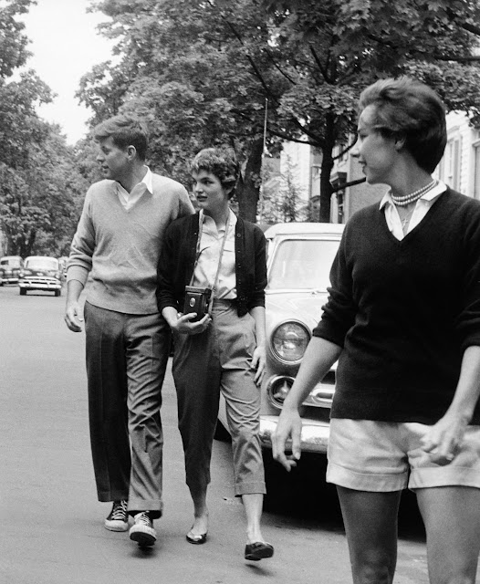 Amazing Historical Photo of Jacqueline Kennedy with John F. Kennedy in 1952 