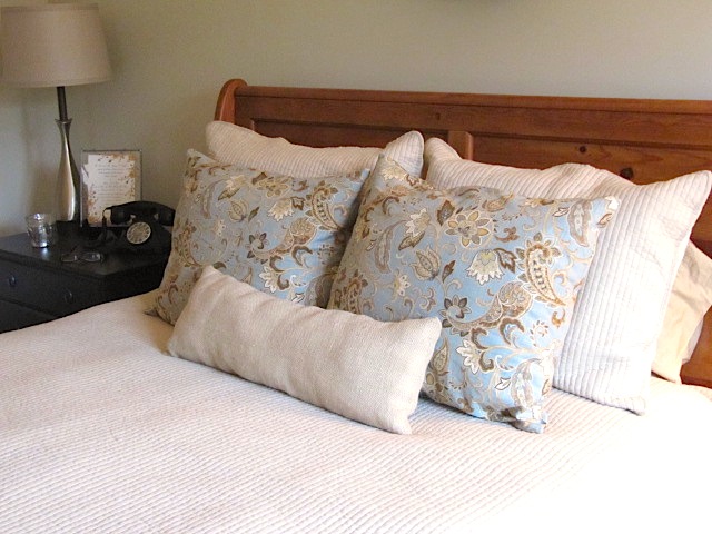Sew Many Ways Where To Store Extra Bed Pillows In Plain Sight