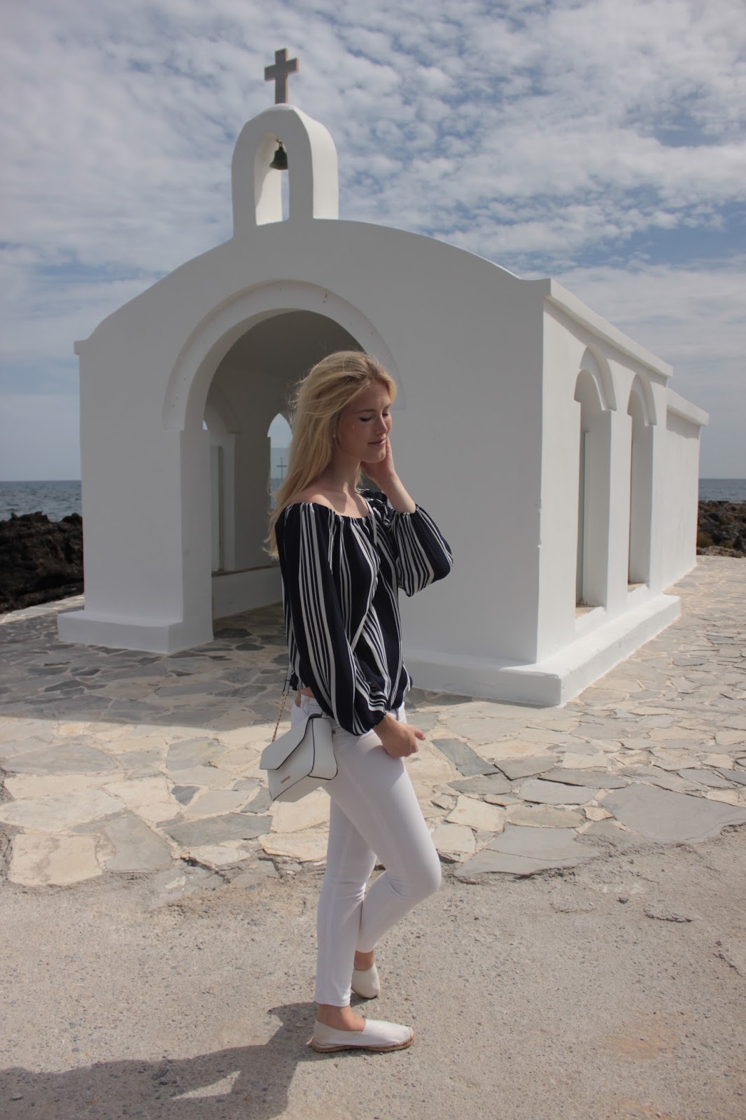 TheBlondeLion Outfit Fashion Off Shoulder blue white stripes Georgioupoli Kreta TheBlondeLion Outfit Fashion Off Shoulder blue white stripes Georgioupoli Kreta