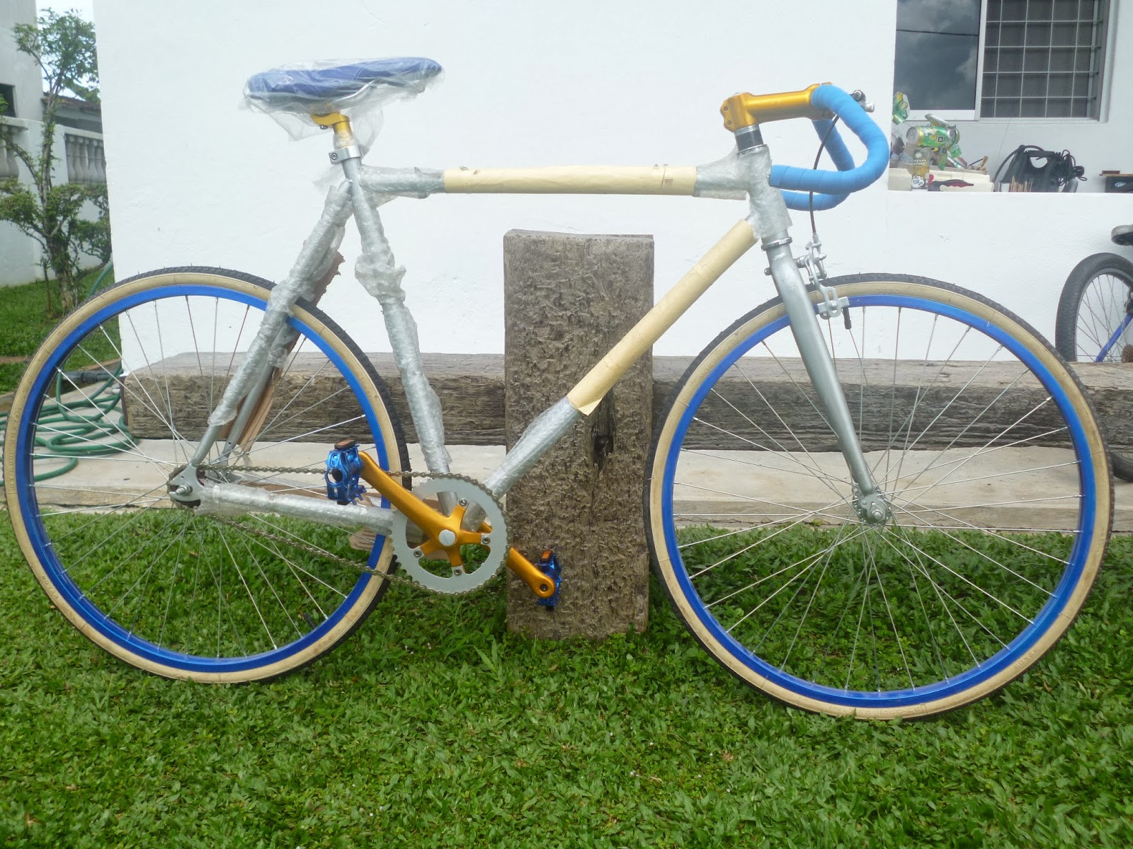 The Right Bike Store 26" Imported New Fixed Gear Bicycle / Fixie