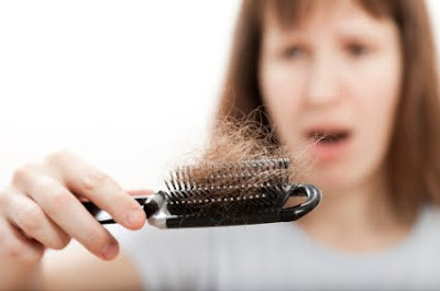 Penyebab Kerontokan Pada Rambut