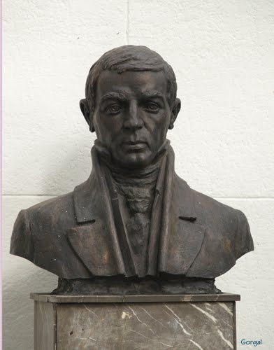 Dr Crist bal Mendoza Busto realizado en bronce que es obra de Pietro 