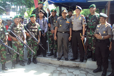 KODIM 0725/SRAGEN DAN POLRES SRAGEN BERSAMA INSTANSI TERKAIT  DAN MASYARAKAT BERSINERGI DALAM PENGAMANAN NATAL 2012 KODIM 0725/SRAGEN DAN POLRES SRAGEN BERSAMA INSTANSI TERKAIT  DAN MASYARAKAT BERSINERGI DALAM PENGAMANAN NATAL 2012