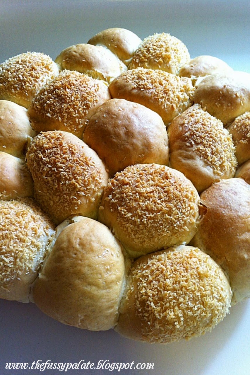 The Fussy Palate Dessicated coconut buns (Sponge dough method)