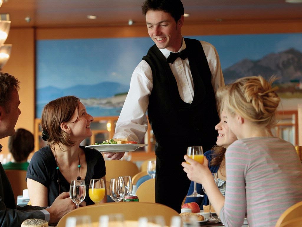 Food & Beverage service ATTRIBUTES OF A WAITER