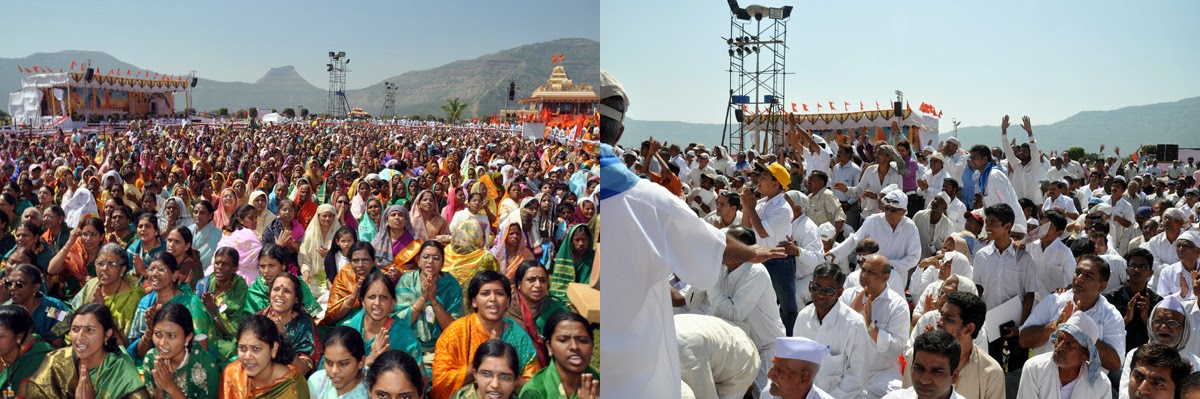 A view of the sea of humanity at Hadshi, waiting to welcome Swami.