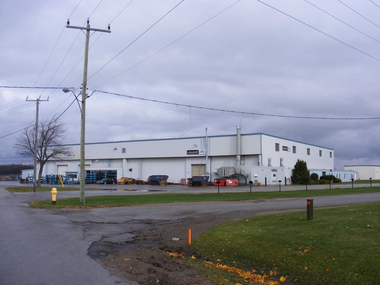 TRIBUTE TO RCAF STATION CENTRALIA 19421967 No. 7 Hangar Former No