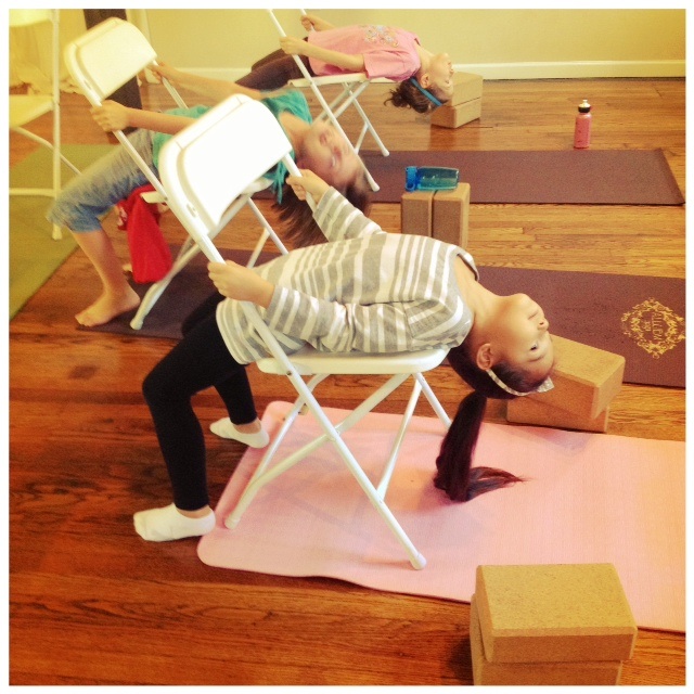 Alluem Kids Chair Yoga