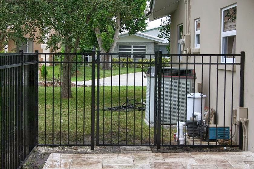 Desain Pagar Besi Mewah Serta Kuat Type Modern