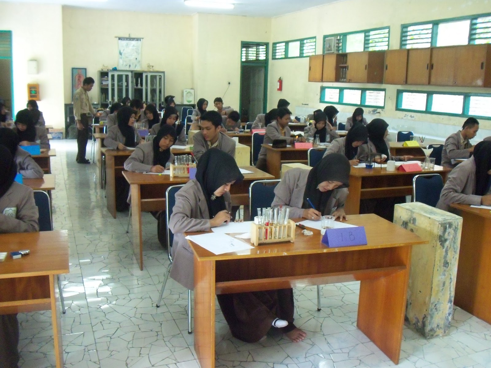 Fasilitas Laboratorium Biologi SMA AL HIKMAH MUNCAR