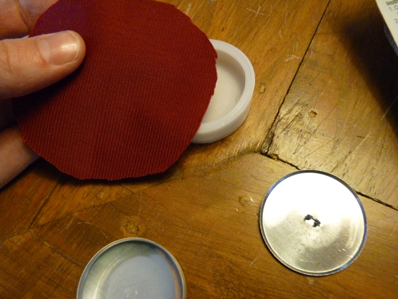 four square walls tutorial how to make a round pintuck pillow