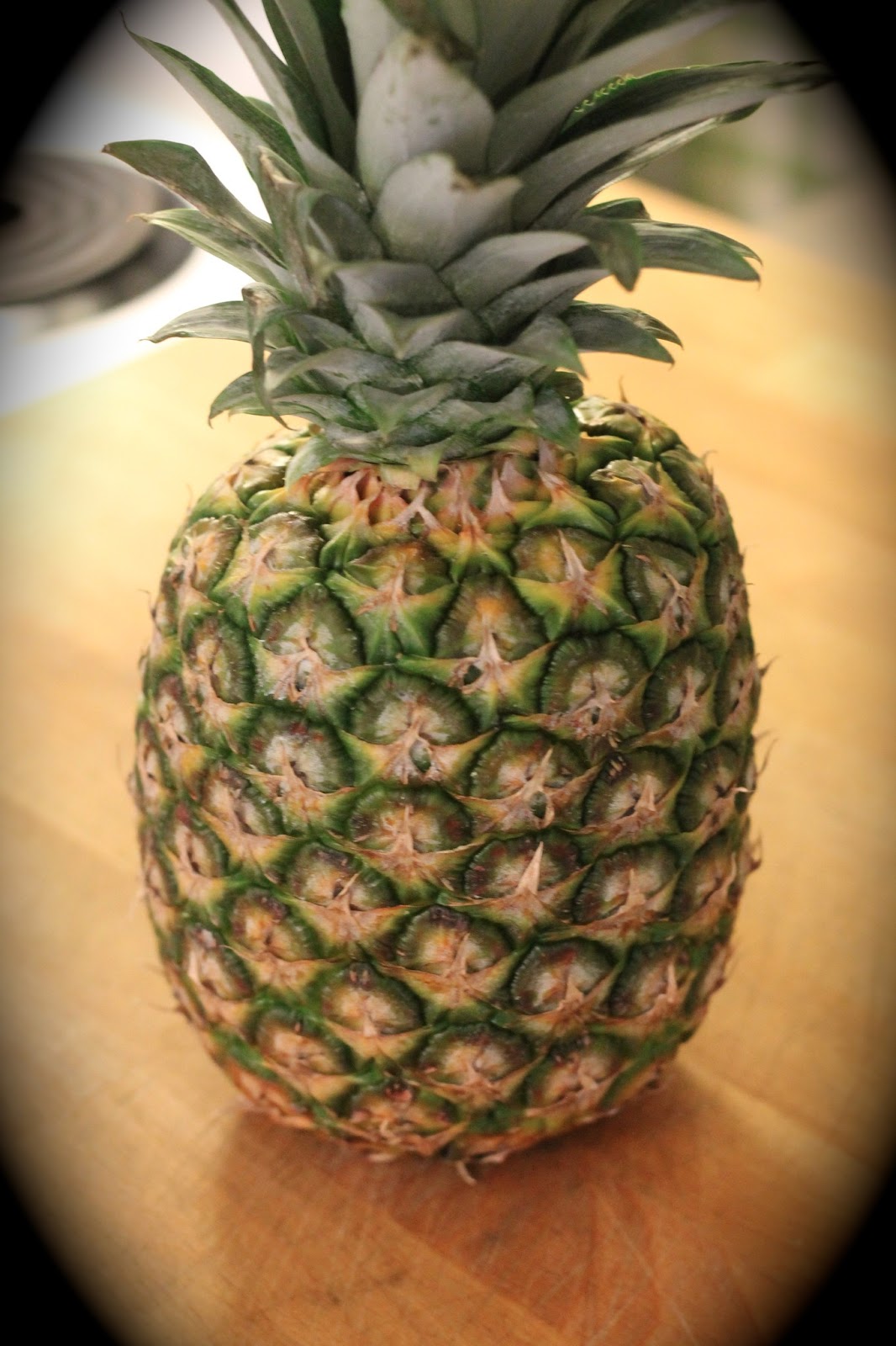 Junaluska Julep 6 Steps to Cutting the Perfect Fresh Pineapple