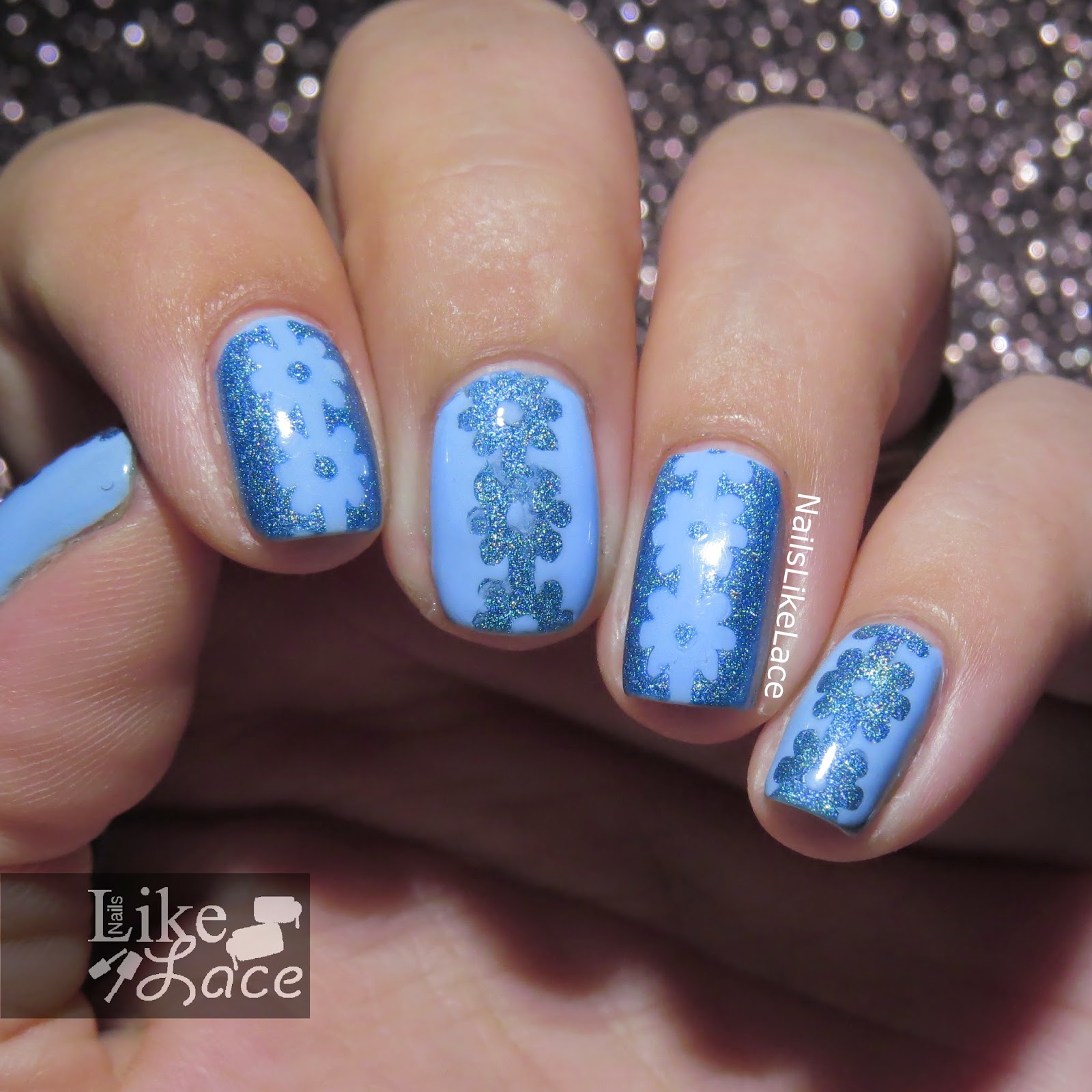 NailsLikeLace Blue Holo Daisy Chain Nails