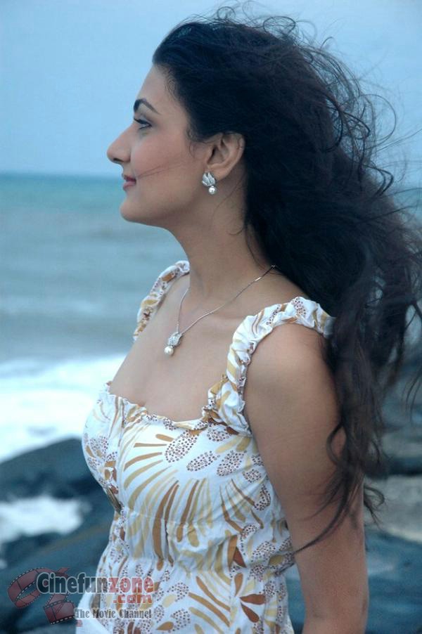 Free Songs Lyrics For You: Sexy Tamil Actress "Neelam" Navel Show
