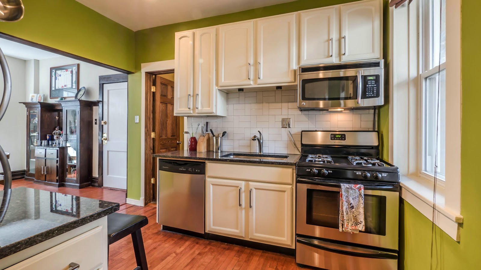 The Chicago Real Estate Local New for sale! Attractive North Center