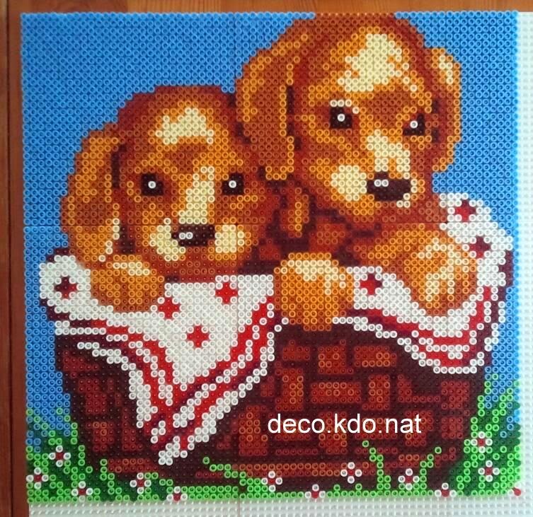 DECO.KDO.NAT Perles hama tableau chiots dans panier