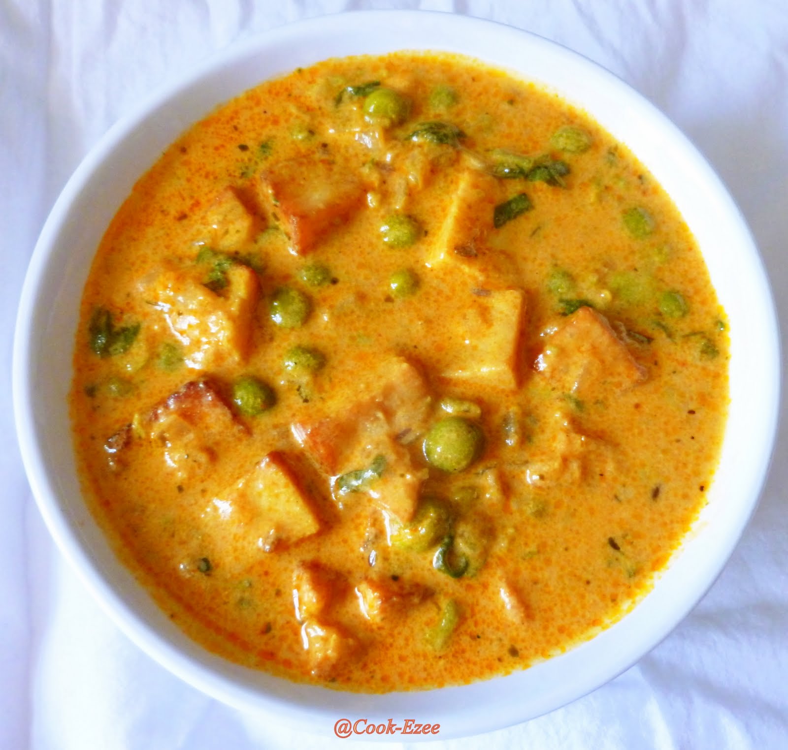 COOKEZEE Mattar Paneer Masala/Green PeasCottage Cheese Masala