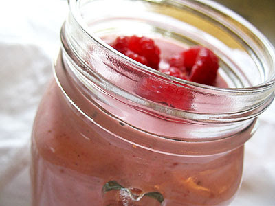 Raspberry-Banana Oat and Chia Seed Smoothie