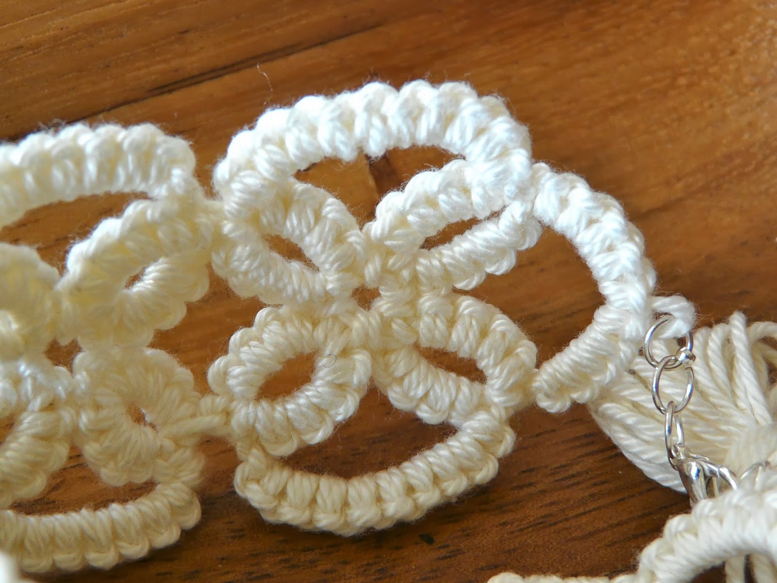 Patchwork "Las Magnolias" FRIVOLITE CON AGUJA